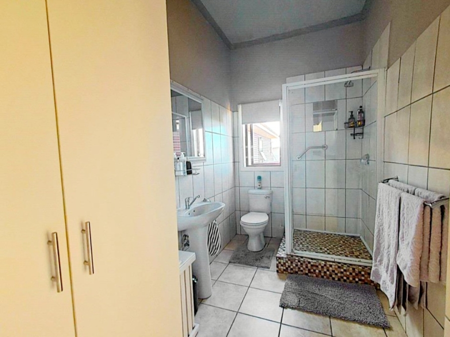 5 Bedroom Property for Sale in De Bakke Western Cape